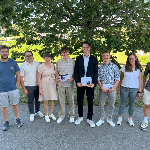 Gestern durften wir einen besonderen Moment feiern:Lukas 4.9, Benjamin 5.1 und Laurin 5.3 – drei starke Abschlüsse als... Gestern durften wir einen besonderen Moment feiern:Lukas 4.9, Benjamin 5.1 und Laurin 5.3 – drei starke Abschlüsse als...