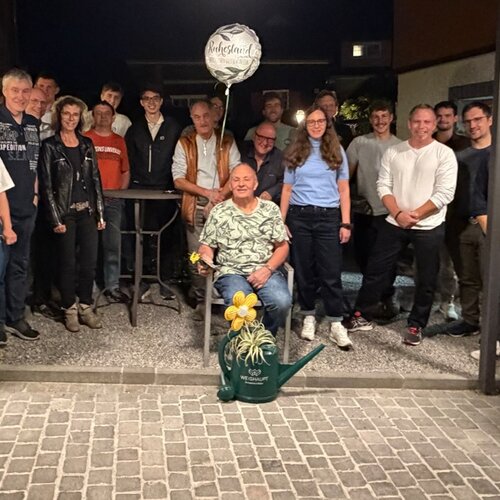46 Jahre Sepp. Ein Wort: Danke.Was für eine beeindruckende Zeit. Seit 1980 war Sepp Sutter ein wichtiger Teil unseres... 46 Jahre Sepp. Ein Wort: Danke.Was für eine beeindruckende Zeit. Seit 1980 war Sepp Sutter ein wichtiger Teil unseres...